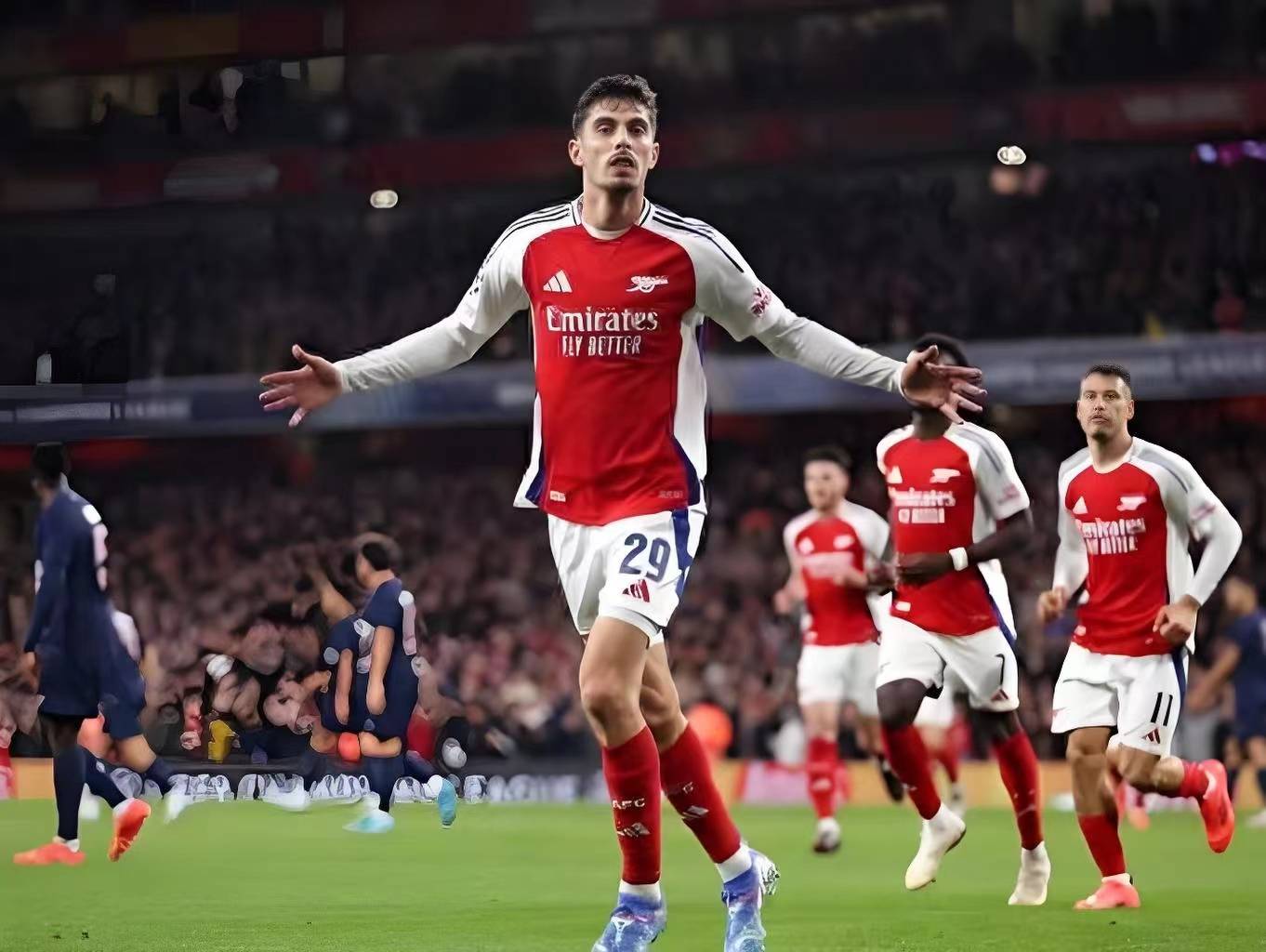 爱游戏在线-阿森纳主场遭逆转，球队难逃失利，欧冠名额或受威胁的简单介绍