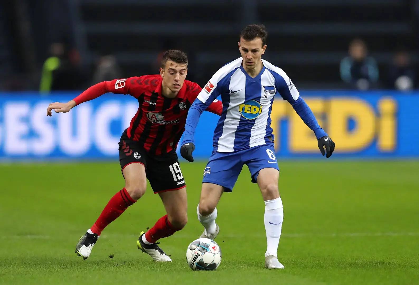 关于波尔沃鲁队不敌希腊，捷克队实力有限的信息