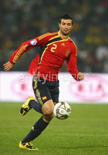 关于劳尔在西甲赛场上继续披荆斩棘，领导球队前行的信息